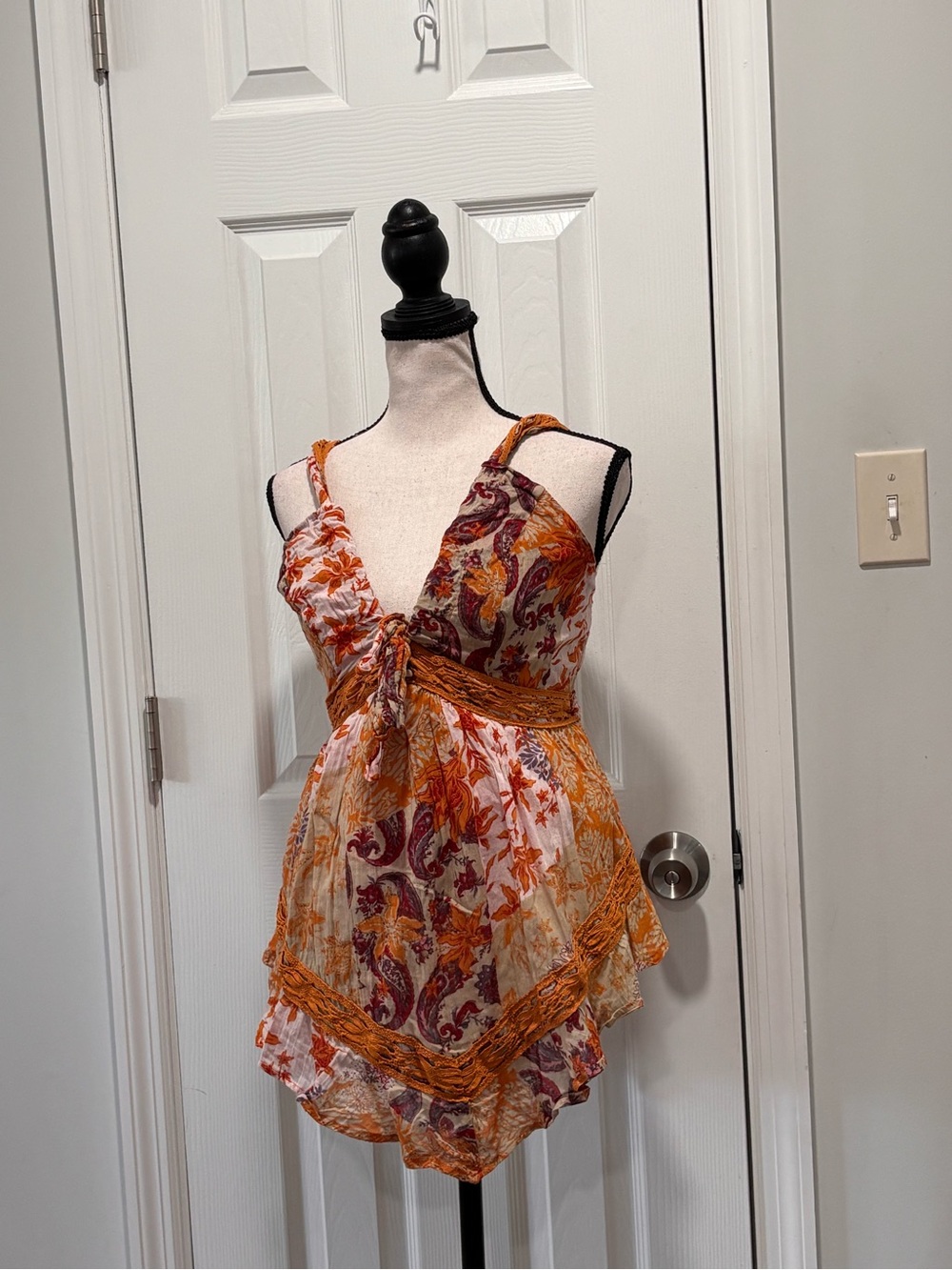 ⚪️Free People Orange Floral Tie-Front Romper - Picture 2 of 15